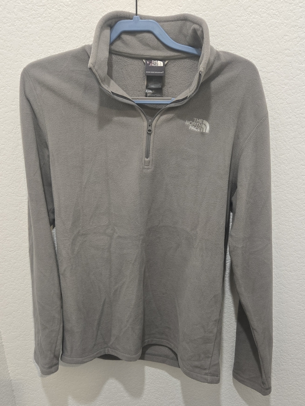 The North Face Men's Gray Half-Zip Fleece Pullover
